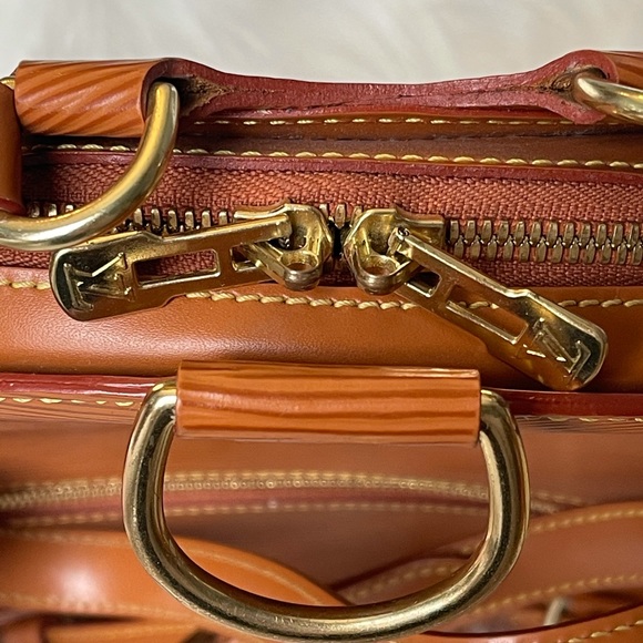 Louis Vuitton Mabillon Backpack - Picture 5 of 10